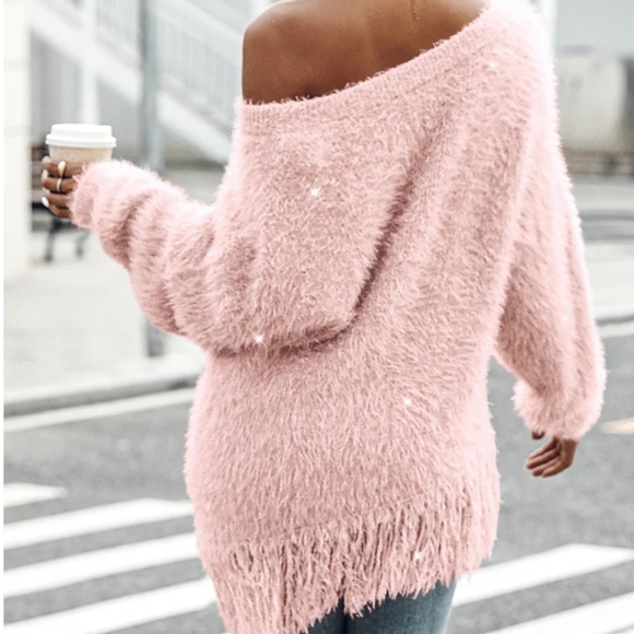 CHICME Women's Fuzzy Powder Pink Sweater. Size Large - Picture 7 of 8